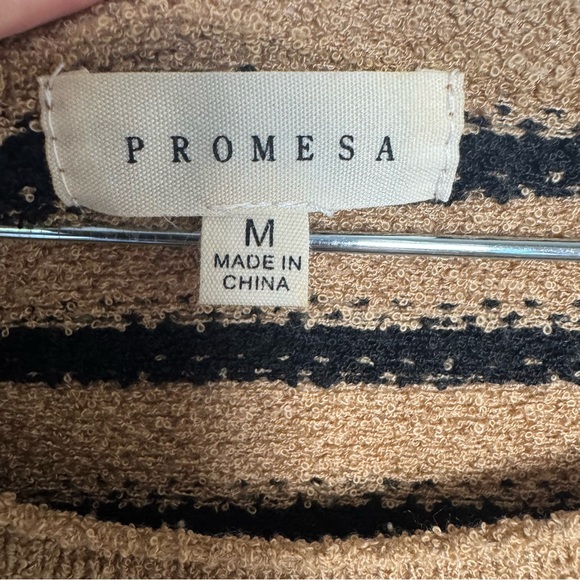 Promesa‎ Black and Tan Striped Cozy and Soft Womens  Sweater Size Medium M - Picture 4 of 7